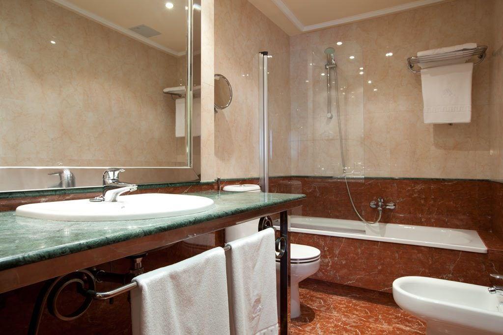 Hotel Azofra Burgos Bagian luar foto
